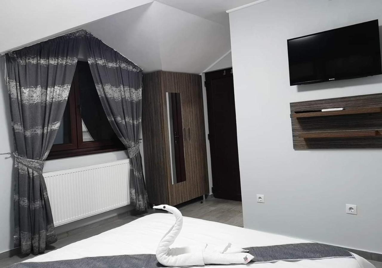 Casa Cizi Hotell Călimăneşti Exteriör bild