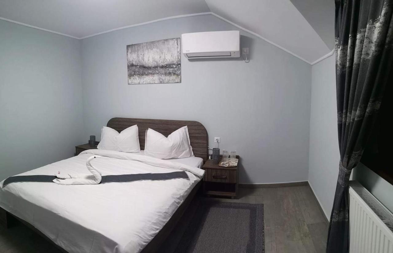 Casa Cizi Hotell Călimăneşti Exteriör bild