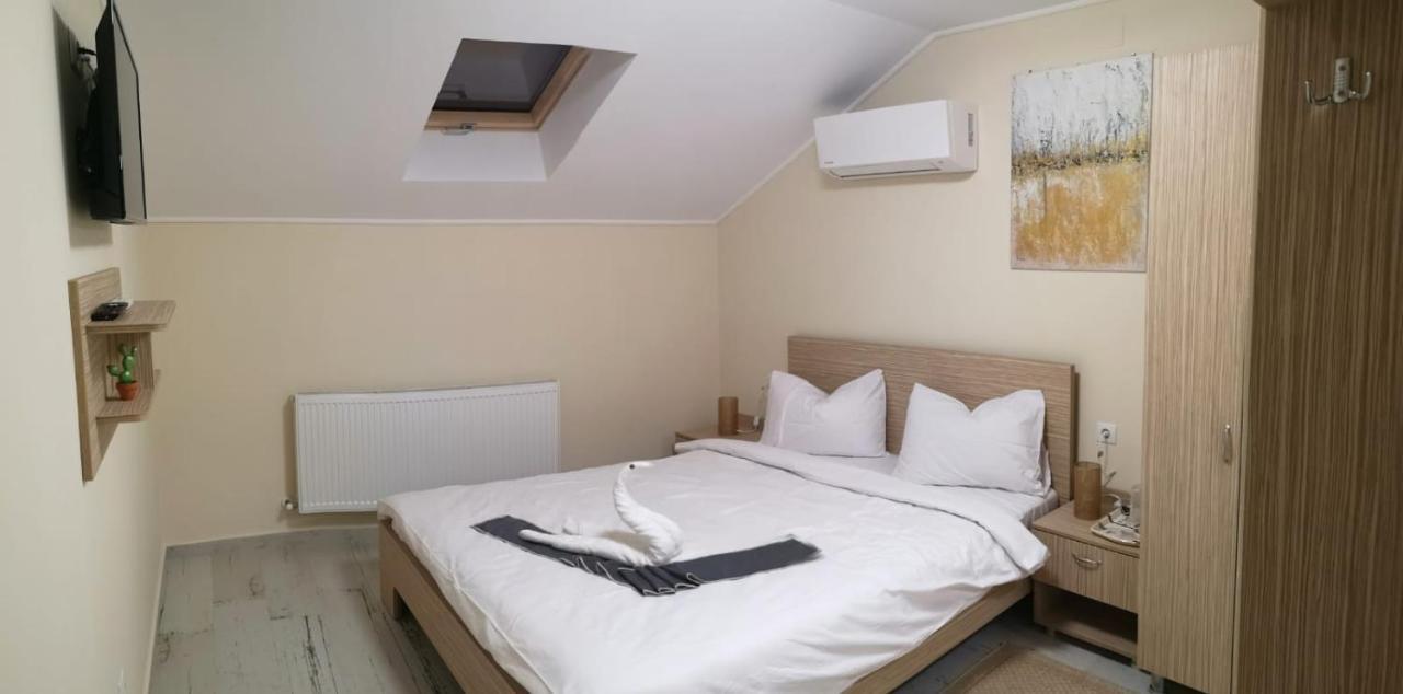 Casa Cizi Hotell Călimăneşti Exteriör bild