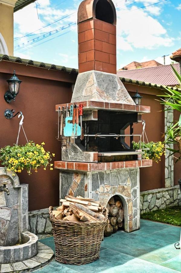Casa Cizi Hotell Călimăneşti Exteriör bild