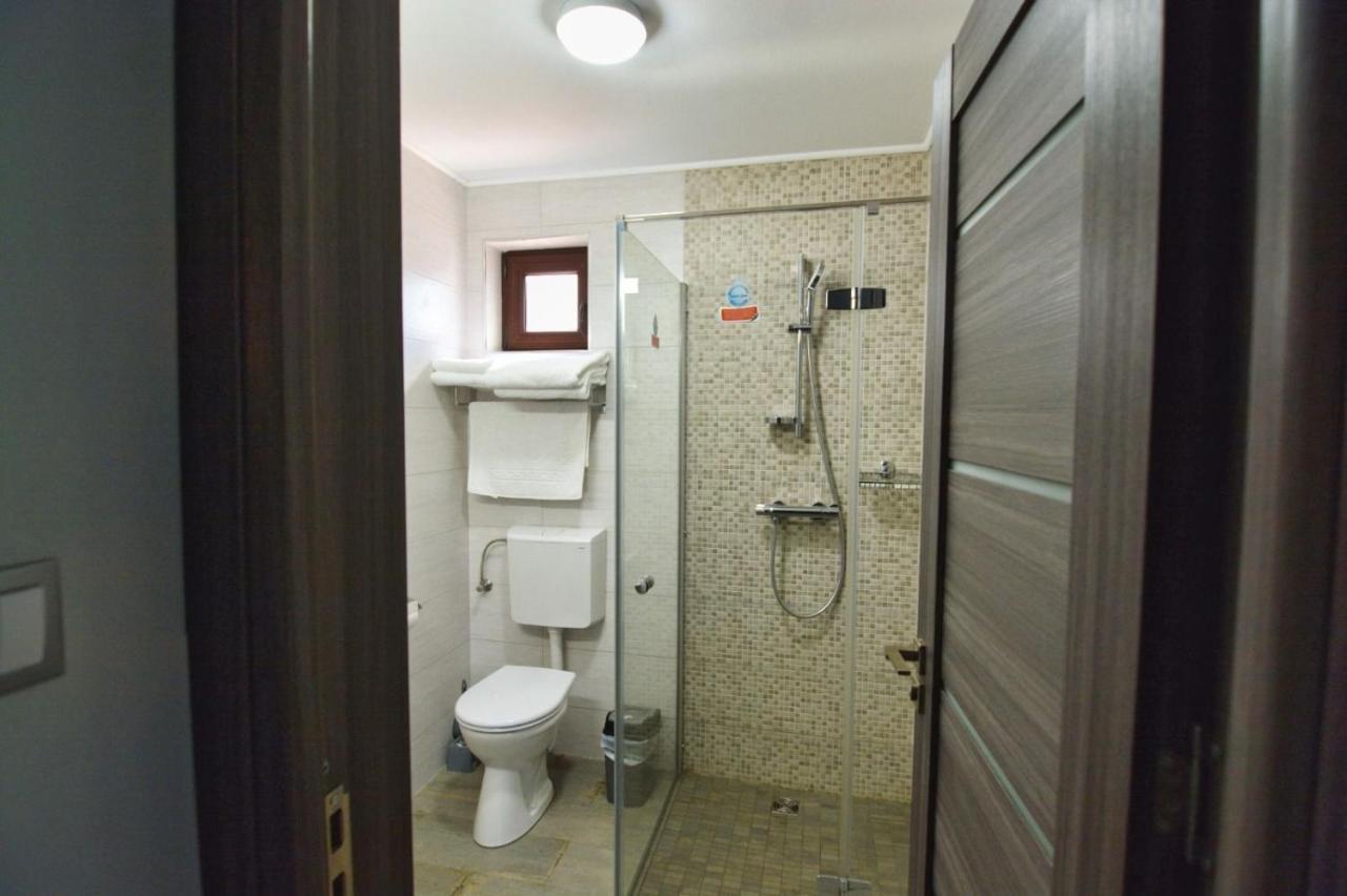 Casa Cizi Hotell Călimăneşti Exteriör bild