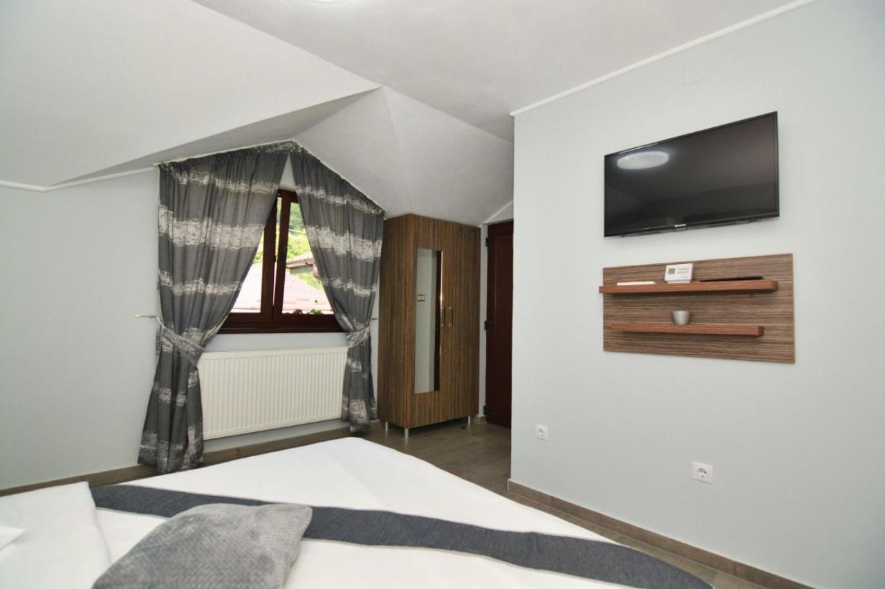 Casa Cizi Hotell Călimăneşti Exteriör bild