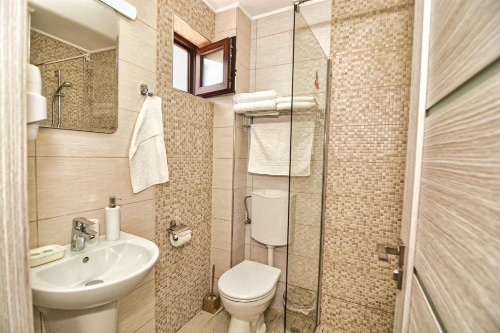 Casa Cizi Hotell Călimăneşti Exteriör bild