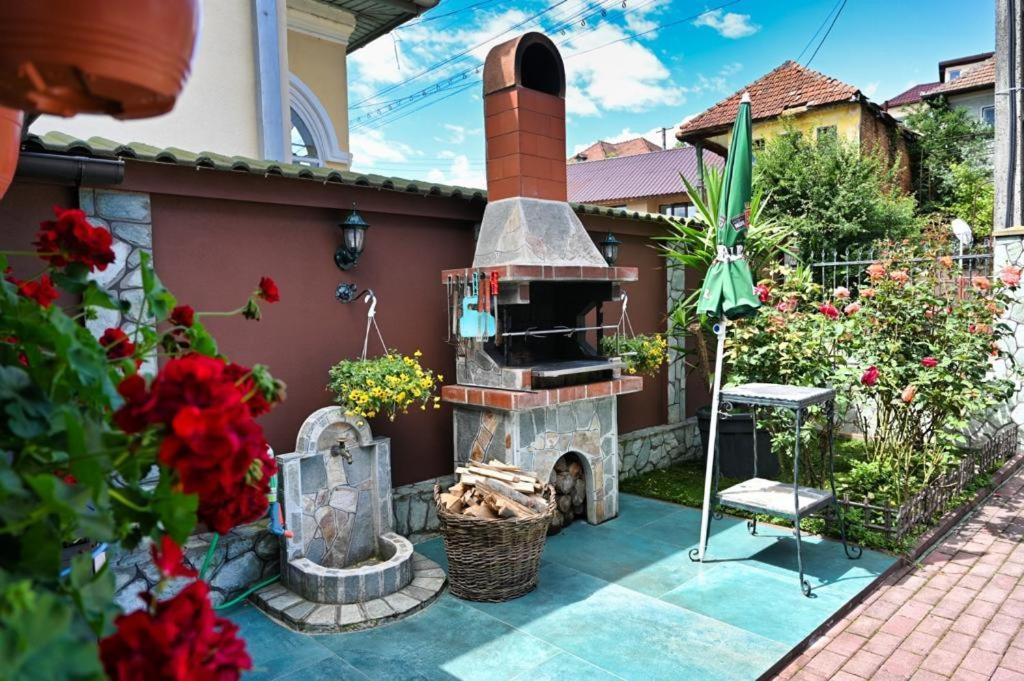 Casa Cizi Hotell Călimăneşti Exteriör bild